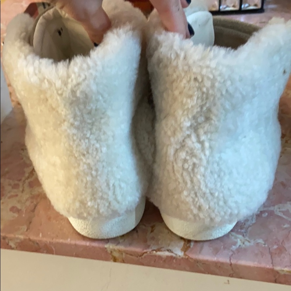 Gently worn moncler beige sneaker with fur size 39 - Picture 4 of 8